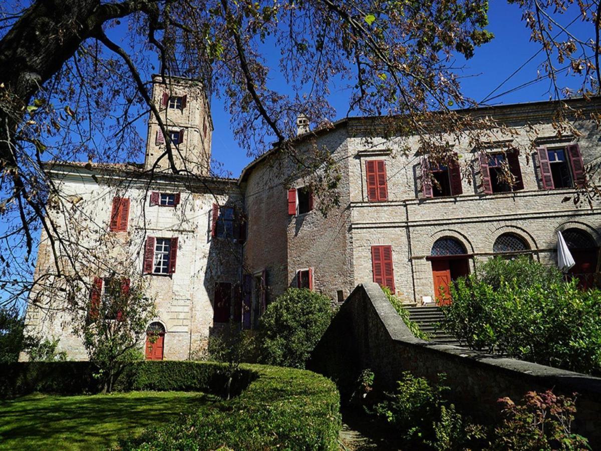 Belvilla By Oyo Castello Di Robella Bagian luar foto